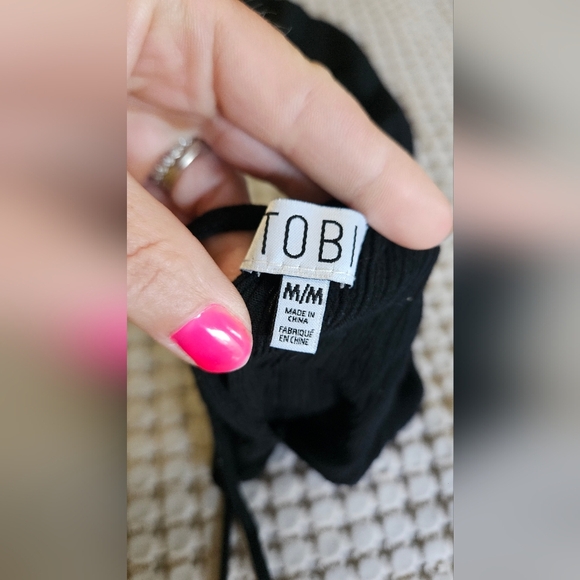 TOBI Veld Crepe Halter Tie Backless Flowy Boho Top In Black. Size Medium - Picture 11 of 12